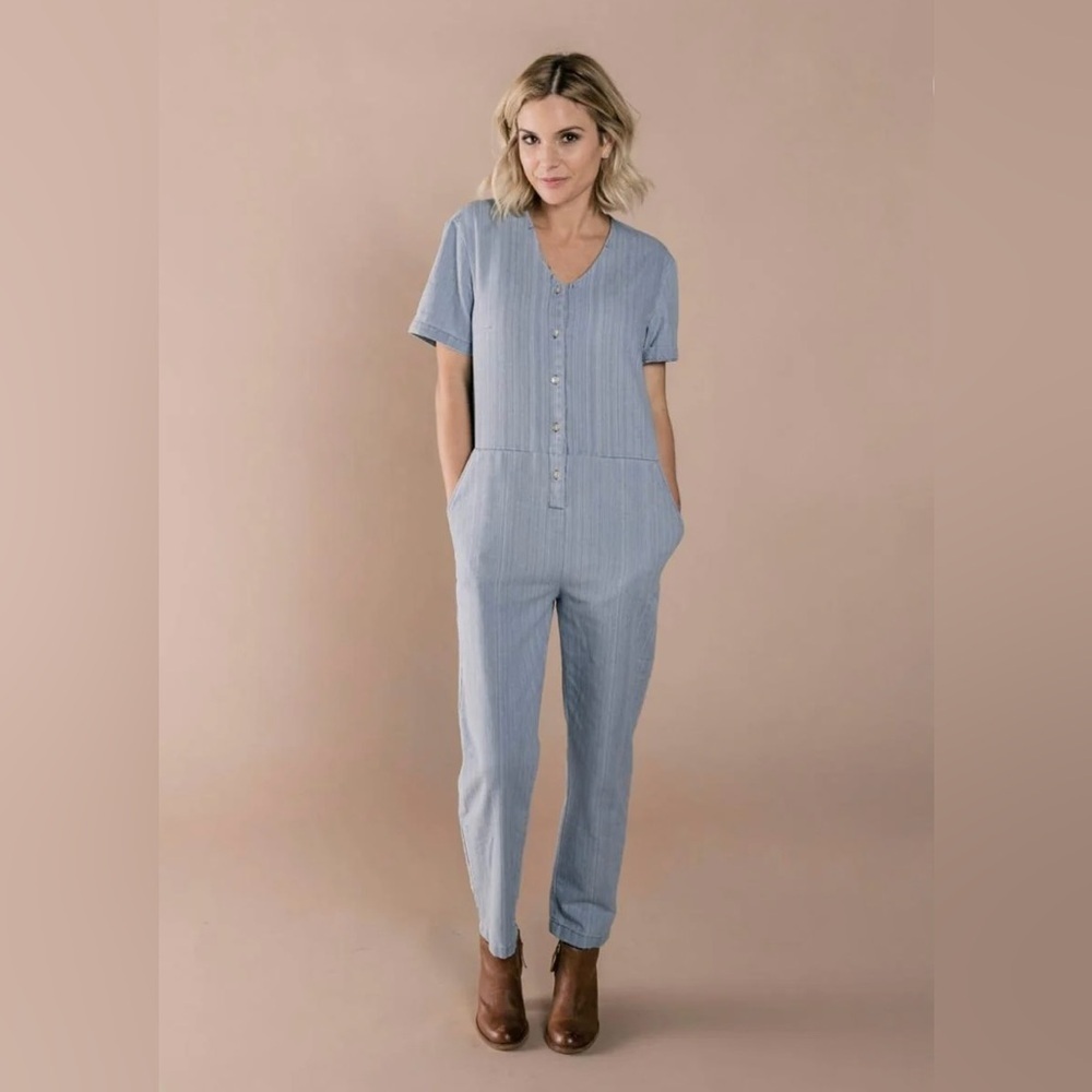 Women’s Rylee and Cruz Utility Jumpsuit size medium